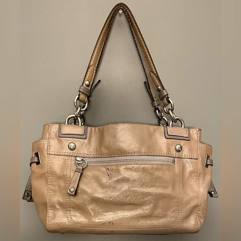 Coach Chelsea Peyton Carry-All Beige/Gray Patent Leather Shoulder Satchel - Picture 3 of 16